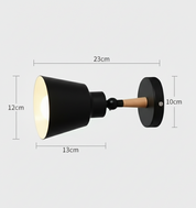 Arandela de Parede Direcionável Preto Fosco com Detalhe em Madeira