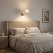 Luminária de Parede com Braço Dobrável