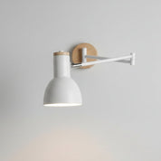 Luminária de Parede com Braço Extensível em Madeira