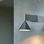 Italiano minimalista quarto lâmpada de parede cabeceira novo cônico geométrico simples designer high-end fundo parede corredor lâmpada