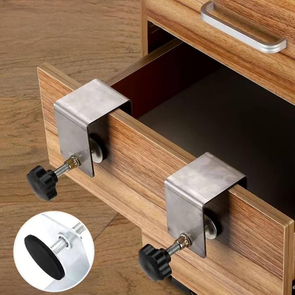 Grampo de Fixação para Furação Precisa de Tampas de Gavetas - GrampFix - Akada Brasil